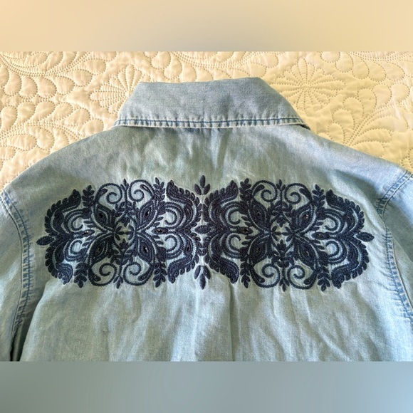 Aeropostale light wash Denim Shirt button down long sleeve embroidered XS - Picture 1 of 7